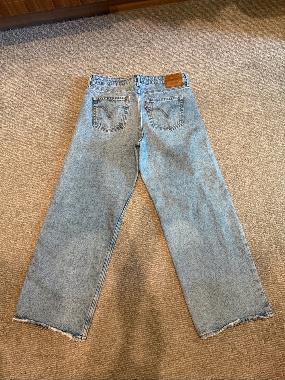 NWOT Levi’s Low Loose Wide Leg Distressed Sz 30 - Picture 2 of 4